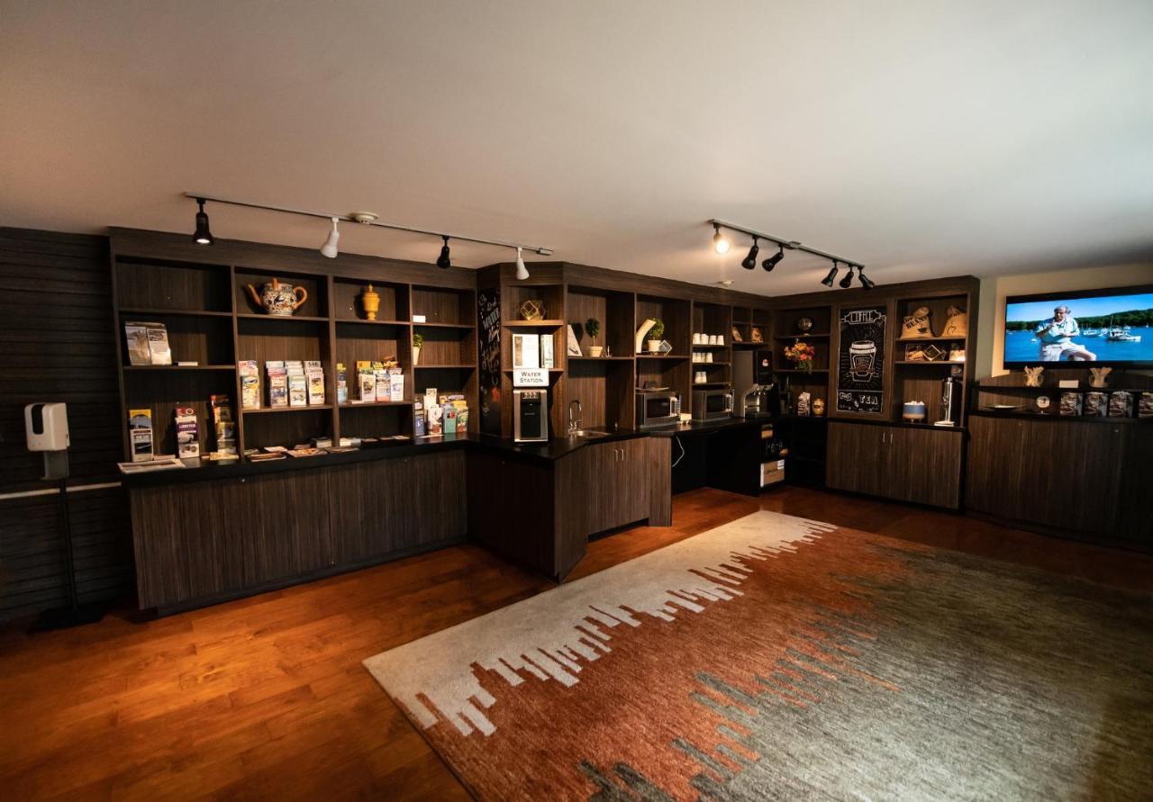 Holiday Inn Bar Harbor Regency Hotel By Ihg Экстерьер фото